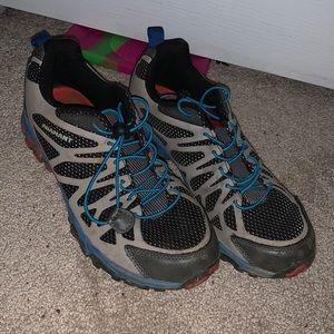 Workout or yard tennis shoes .